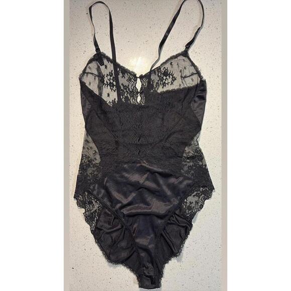 VINTAGE BODYSUIT TEDDY LINGERIE ROMPER by VANITY FAIR sz 36 - Picture 1 of 3